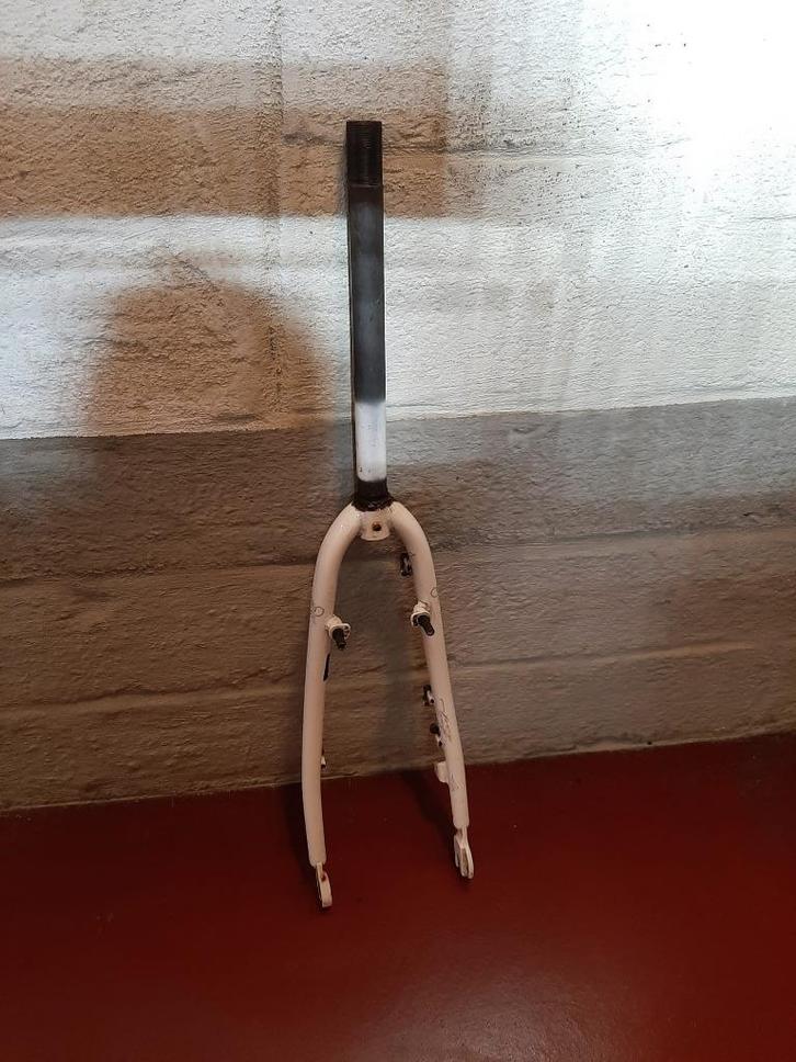 Brede voorvork voor 28" wiel met V-brake nokken, Fietsen en Brommers, Fietsonderdelen, Gebruikt, Algemeen, Voorvork, Ophalen of Verzenden