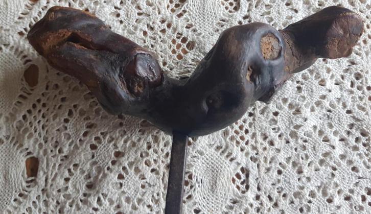 Franse vintage verweerde druivenrank/ wijnrank kurkentrekker, Antiquités & Art, Curiosités & Brocante, Enlèvement ou Envoi