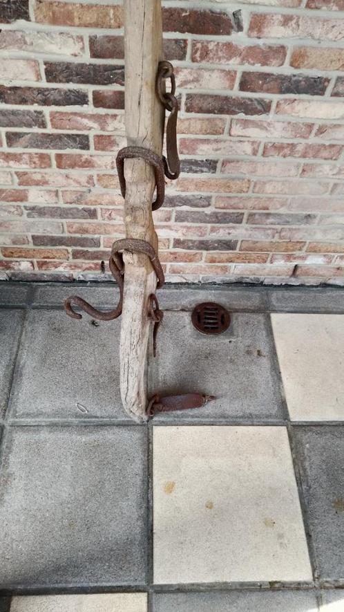 Ancienne pièce d’attelage agricole en bois et fer forgé, Antiek en Kunst, Curiosa en Brocante, Ophalen