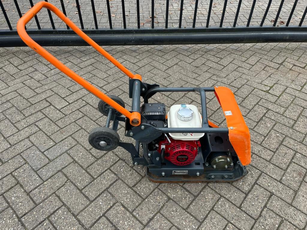 Altrad Belle FC3612E benzine trilplaat 1200KG slagkracht, Tuin en Terras, Takkenscharen, Gebruikt, Ophalen