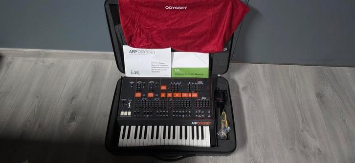 Korg Arp Odyssey reissue, Muziek en Instrumenten, Synthesizers, Zo goed als nieuw, Korg, Ophalen