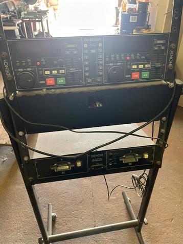Professionele minidisc speler met kar beschikbaar voor biedingen