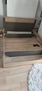 Trois Suisses simpel Bedframe, Huis en Inrichting, Slaapkamer | Bedden, Ophalen, Zo goed als nieuw, Grijs, Hout