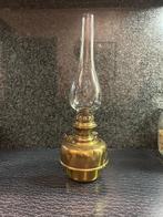 Oude petroleum lamp., Enlèvement