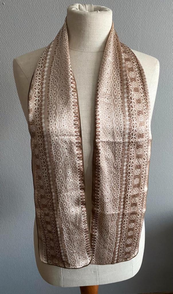 Sjaaltje, Envoi, Comme neuf, Écharpe