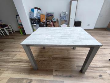 Table  beschikbaar voor biedingen