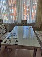 Tafel met stoelen, Ophalen