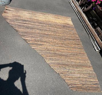 Wilgenmat beschikbaar voor biedingen