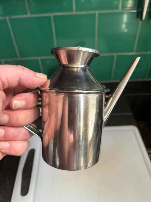 Nieuw kannetje voor olijfolie (500ml), Huis en Inrichting, Keuken | Potten en Pannen, Nieuw, Overige typen, Inox, Ophalen of Verzenden