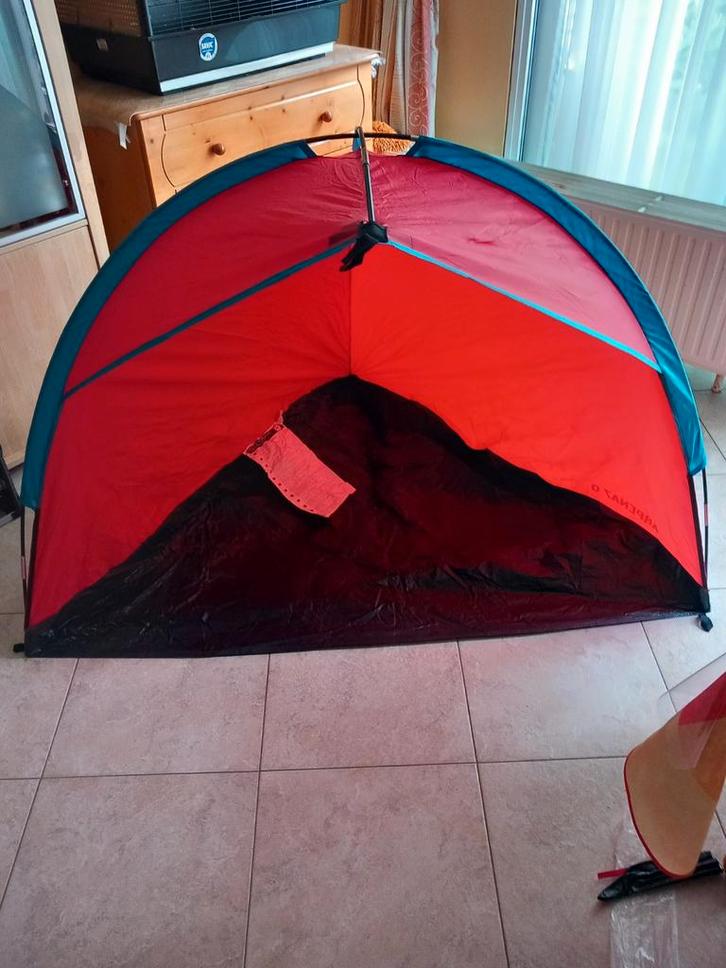 Grote winddichte schuilplaats op het strand of op de camping, Caravans en Kamperen, Tenten, Zo goed als nieuw, Ophalen