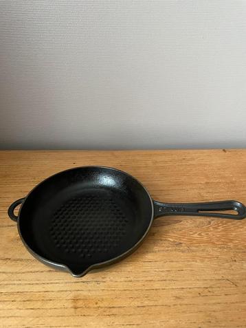 staub bakpan/skillet in geëmailleerd gietijzer rond 18 cm beschikbaar voor biedingen