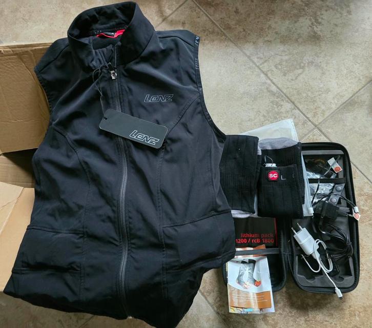 LENZ nieuw verwarmd vest met accu's, Sport en Fitness, Overige Sport en Fitness, Ophalen of Verzenden