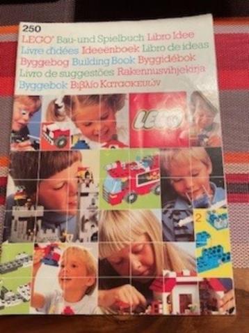 lego 250 ideeënboek beschikbaar voor biedingen
