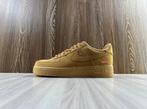 Nike air force 1 suprême, Vêtements | Hommes, Chaussures, Comme neuf, Envoi