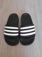 Zwart/ witte Adidas slippers 32, Adidas, Jongen of Meisje, Overige typen, Ophalen of Verzenden