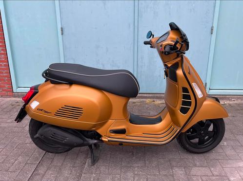 Vespa gts hpe 300cc 300 super sport lamborghini kleur, Motoren, Motoren | Piaggio, Particulier, Sport, Ophalen