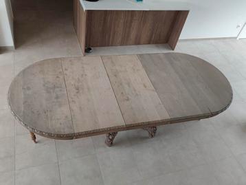 Eettafel neobarokke stijl beschikbaar voor biedingen