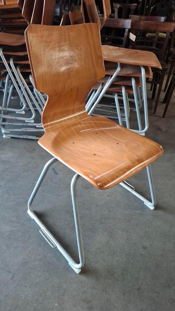 102 vintage pagholz school design plywood stapel&koppel set!, Huis en Inrichting, Stoelen, Zo goed als nieuw, Vijf, Zes of meer stoelen
