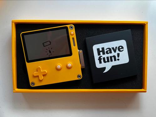 Playdate - spelcomputer - handheld, Games en Spelcomputers, Spelcomputers | Overige, Zo goed als nieuw, Ophalen of Verzenden