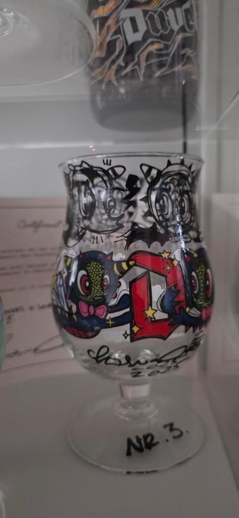 Uniek Loes Van Delft glas 3/25 met certificaat, Verzamelen, Biermerken, Zo goed als nieuw, Ophalen
