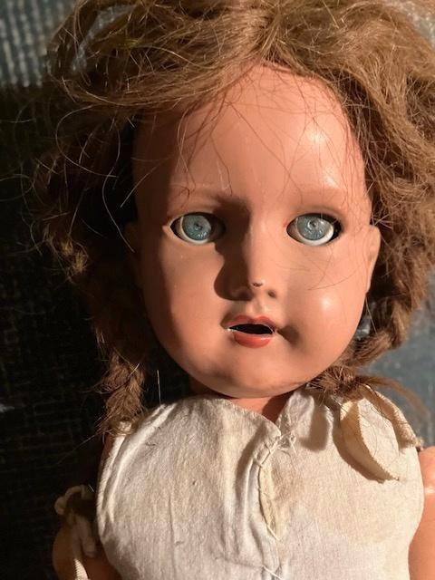 POUPÉE ANCIENNE UNIQUE SURÉLEVÉE COURTRAI 60 415913, Collections, Poupées, Utilisé, Poupée, Enlèvement ou Envoi