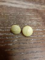 Gele pins met teken verdraagzaamheid, Ophalen, Zo goed als nieuw, Speldje of Pin