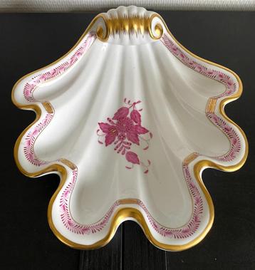 Schitterende vintage porseleinen schelpenschaal van Herend beschikbaar voor biedingen