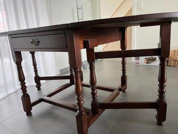 Antieke Engelse gateleg tafel (hangoortafel) met 4 stoelen beschikbaar voor biedingen