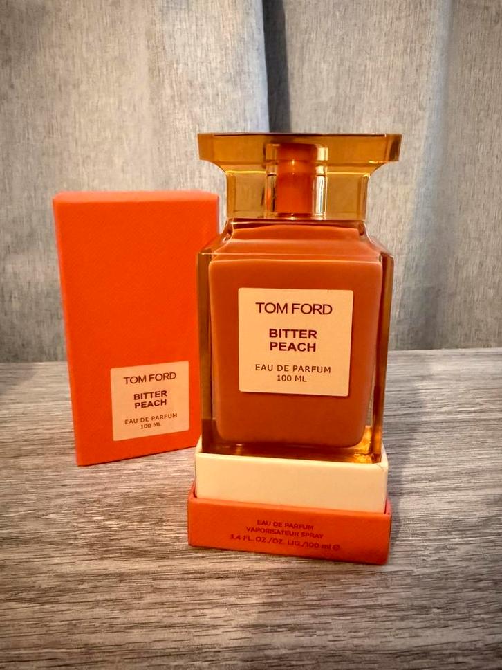 Tom Ford BITTER PEACH, Handtassen en Accessoires, Uiterlijk | Parfum, Zo goed als nieuw, Ophalen of Verzenden