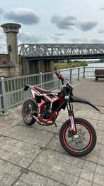 Beta rr 50 track 2023, Fietsen en Brommers, 6 versnellingen, Zo goed als nieuw, 50 cc, Ophalen