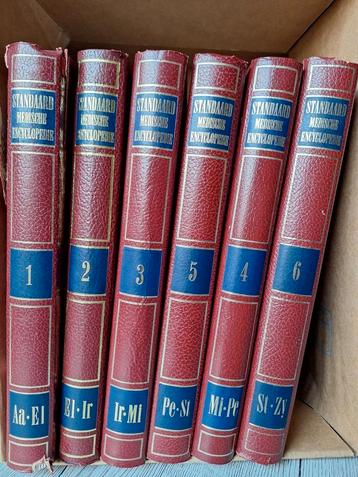 Medische encyclopedie disponible aux enchères