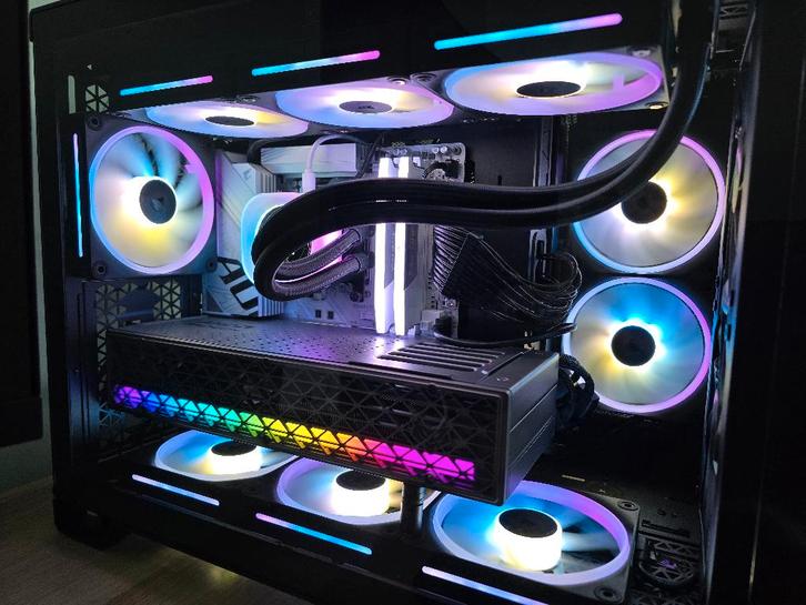 Volledige Corsair RX 9070 XT gaming- Ryzen 7 9700x - 32 DDR5, Computers en Software, Desktop Pc's, Zo goed als nieuw, 4 Ghz of meer