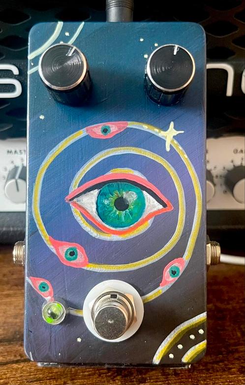Stronzofx Electric Spirit (Jordan Bosstone) Fuzz pedal, Muziek en Instrumenten, Effecten, Zo goed als nieuw, Ophalen of Verzenden
