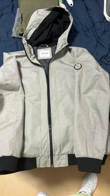 Jack and Jones maat Medium beschikbaar voor biedingen