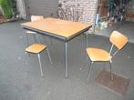 table de cuisine + 2 chaises + 1 tabouret, Maison & Meubles, Moins de 100 cm, 100 à 150 cm, Enlèvement, Utilisé