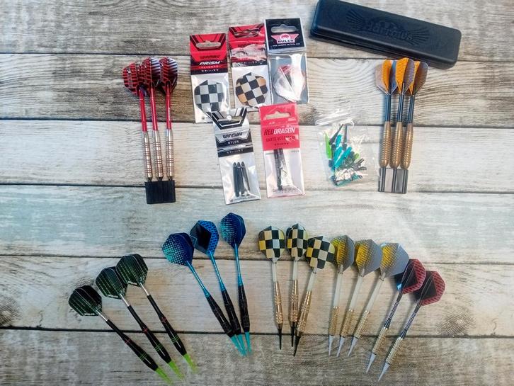 Lot van 14 darts soft tips met reserve stukken, Sports & Fitness, Fléchettes, Comme neuf, Flights, Pointe souple, Enlèvement ou Envoi