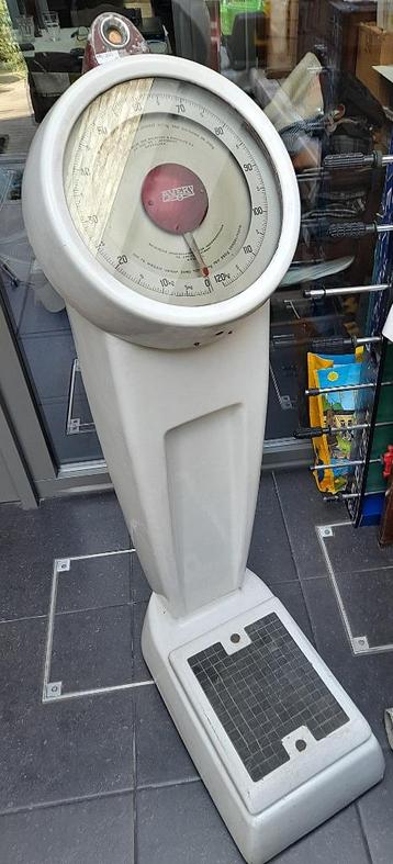 ancienne balance, AVERY, émail blanc, Enlèvement
