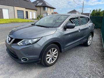 Nissan qashqai 12i, 26000km, navi, camera, garantie disponible aux enchères