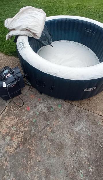 Jacuzzi intex comme neuf beschikbaar voor biedingen