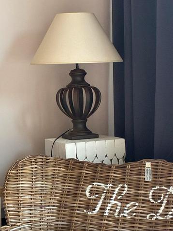 Heel mooie hoge luxueuze lamp bronze zware voet beschikbaar voor biedingen