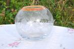 ancien vase boule en verre taillé, Enlèvement ou Envoi