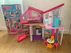 Barbie Huis Malibu Villa met Meubels en Accessoires, Kinderen en Baby's, Ophalen of Verzenden, Zo goed als nieuw, Poppenhuis