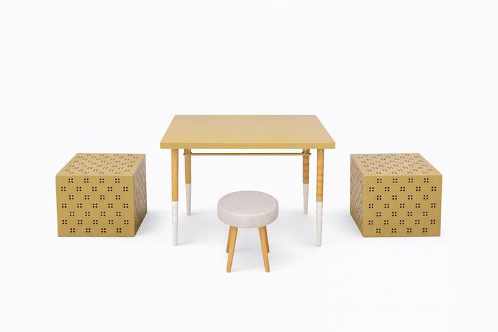 Table de présentation magasin avec tringles et tabouret, Articles professionnels, Aménagement de Bureau & Magasin | Fournitures de bureau