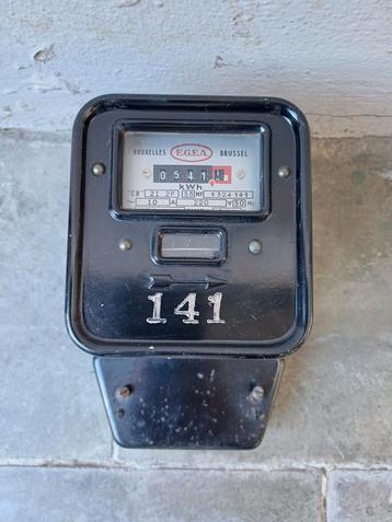 Oude elektriciteitsmeter  beschikbaar voor biedingen