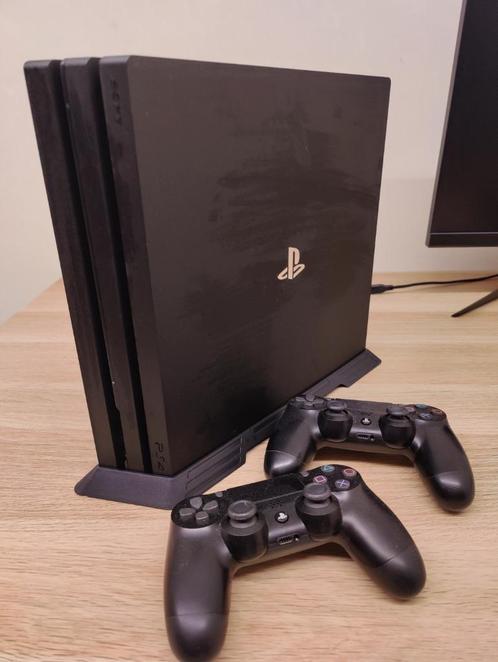 PS4 Pro console, Games en Spelcomputers, Spelcomputers | Sony PlayStation 4, Gebruikt, Pro, 1 TB, Met 2 controllers, Ophalen