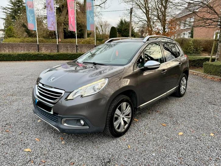 Peugeot 2008 1.2 PureTech ALLURE Full 81 ch Pano LED Navi, Autos, Peugeot, Entreprise, Achat, ABS, Airbags, Air conditionné, Bluetooth