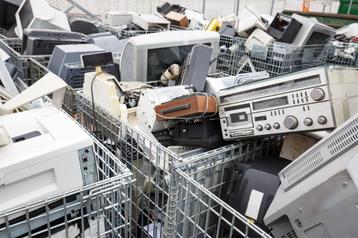 Elektrisch materiaal defect beschikbaar voor biedingen