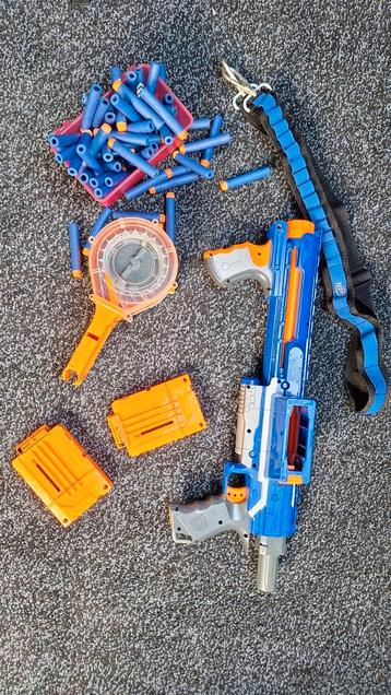 Nerf geweer met accessoires  beschikbaar voor biedingen