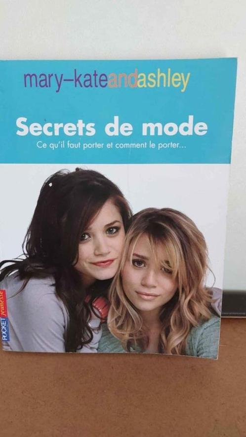 Livre 'Secrets de mode' _ Mary Kate and Ashley OLSEN, Livres, Mode, Comme neuf, Enlèvement ou Envoi