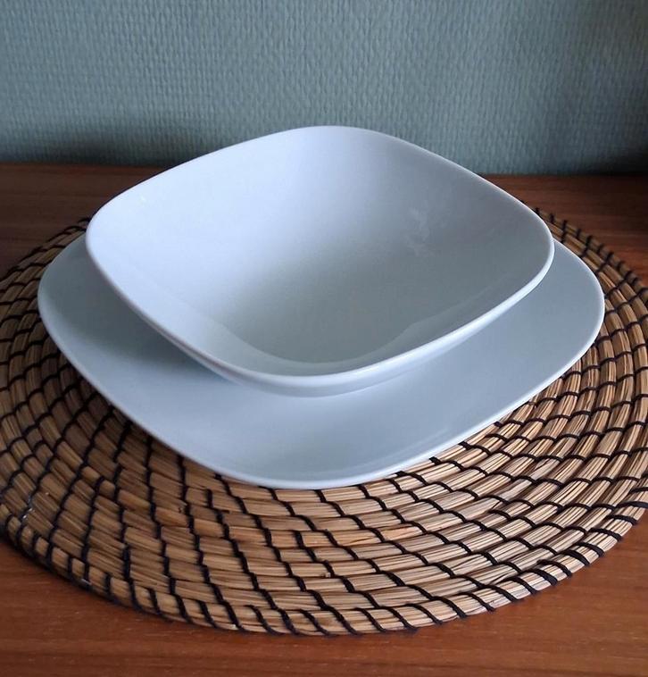 Värdera 40 delig Ikea servies, Huis en Inrichting, Keuken | Servies, Bord(en), Ophalen